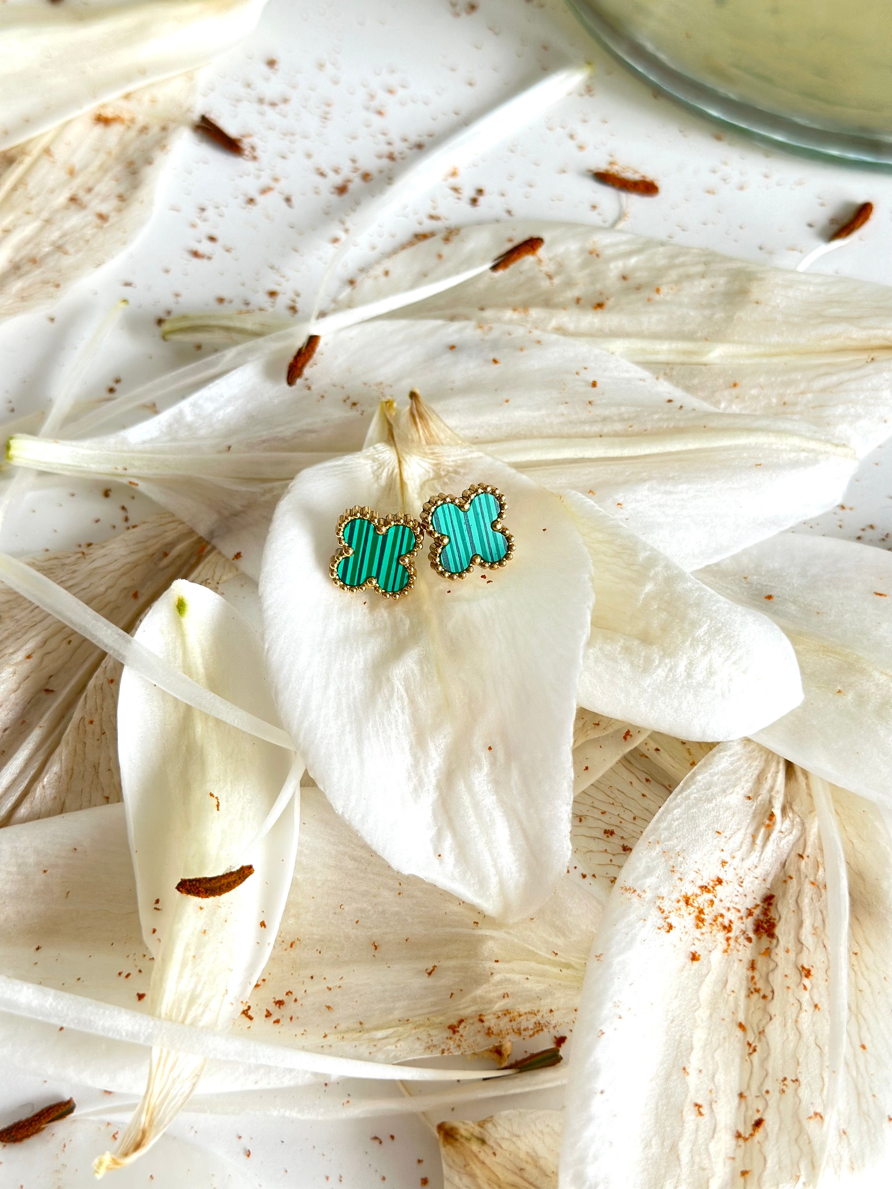 Amalfi Clover Mini Studs - Elegantne Naušnice